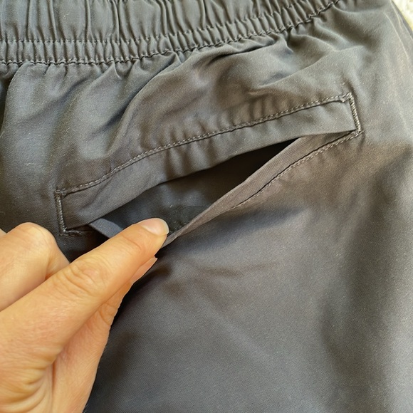 Nike men’s medium elastic drawstring cotton blend shorts - Picture 5 of 7